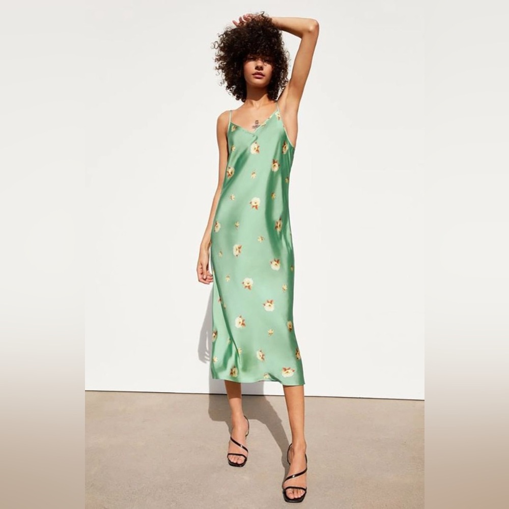 Women’s ZARA Green Floral Satin Dress Size Large